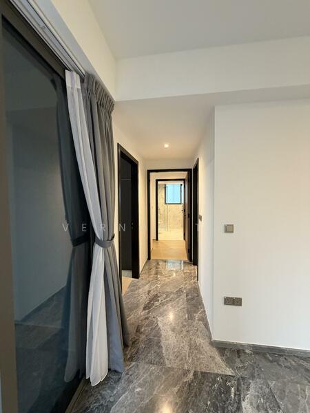 One Bernam, 1 Bernam Street, 2 Bedrooms, 872 sqft, Condominium For Rent, by Vernon Tan, 60216059 - Corridor - PropertyGuru.com.sg