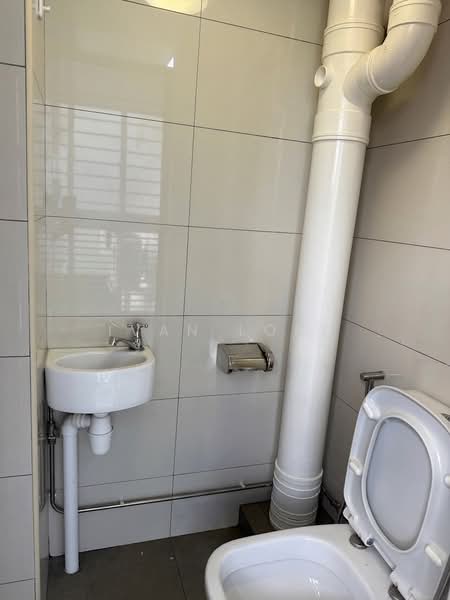 116 Lorong 2 Toa Payoh, 116 Lorong 2 Toa Payoh, 2 Bedrooms, 678 sqft, HDB Flat For Sale, by Ivan Loke, 60216285 - Bathroom - PropertyGuru.com.sg
