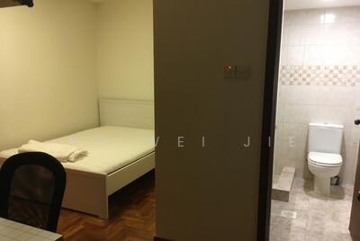 For Rent - UE Square