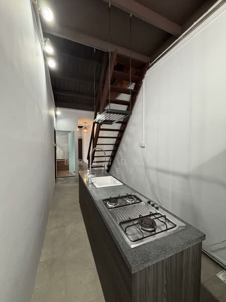 Onan road, , 2 Bedrooms, 1,200 sqft, Walk-up Apartment For Rent, by Brandon Cher, 60216492 - Kitchen - PropertyGuru.com.sg