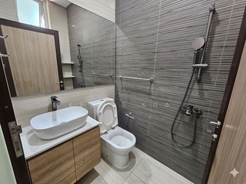NEWest Cluster House For Sale at S$ 3,000,000 | PropertyGuru Singapore - Bathroom