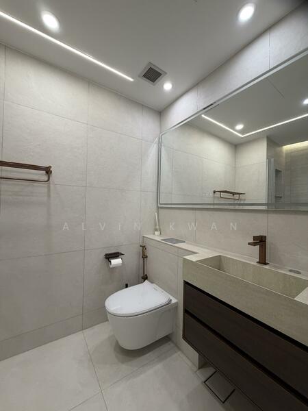 Eon Shenton Condominium For Sale at S$ 1,500,000 | PropertyGuru Singapore - Bathroom