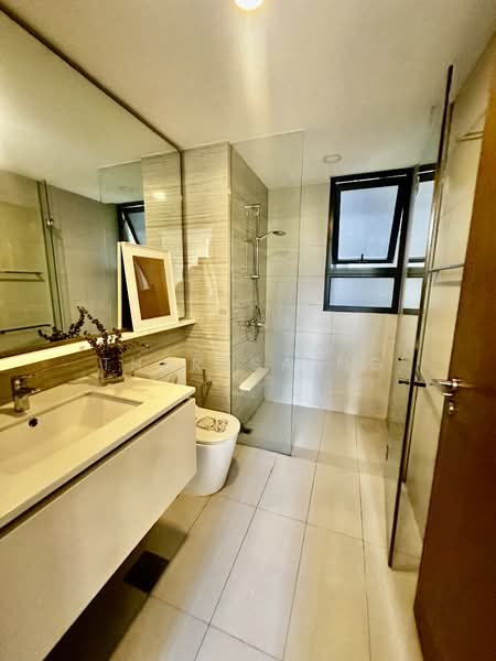 Bellewaters, 11 Anchorvale Crescent, 3 Bedrooms, 924 sqft, Executive Condominium For Rent, by Theresa Ng, 60217018 - Bathroom - PropertyGuru.com.sg