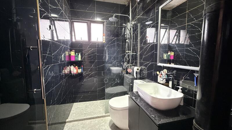 For Sale - 939 Hougang Street 92