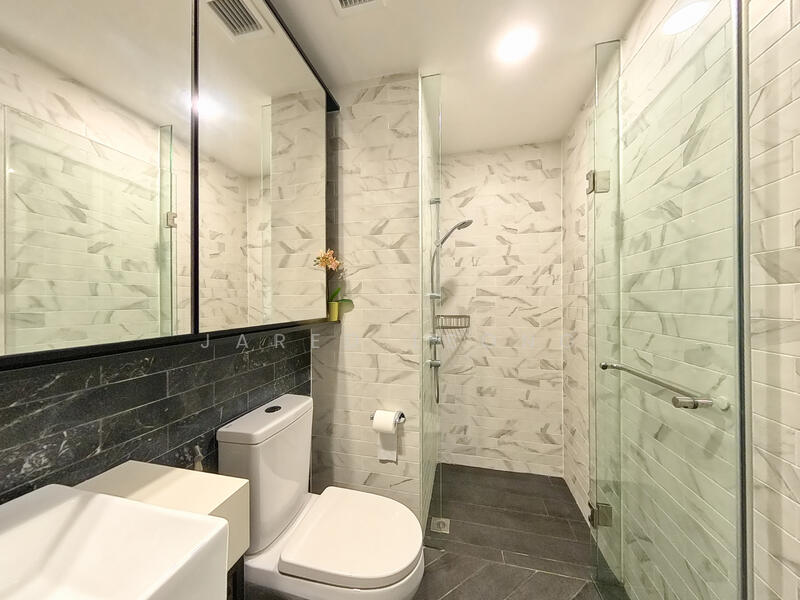 Mayfair Modern Condominium For Sale at S$ 1,688,888 | PropertyGuru Singapore - Common Bathroom