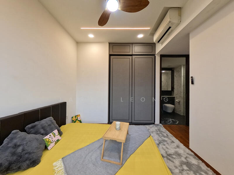 Mayfair Modern Condominium For Sale at S$ 1,688,888 | PropertyGuru Singapore - Master Bedroom