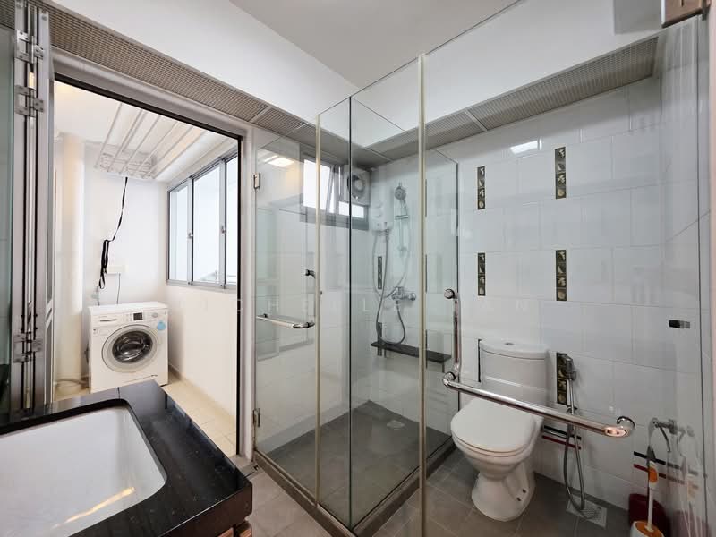 416 Clementi Avenue 1, 416 Clementi Avenue 1, 3 Bedrooms, 1,270 sqft, HDB Flat For Rent, by Michelle Tan, 60217297 - Common Bathroom - PropertyGuru.com.sg