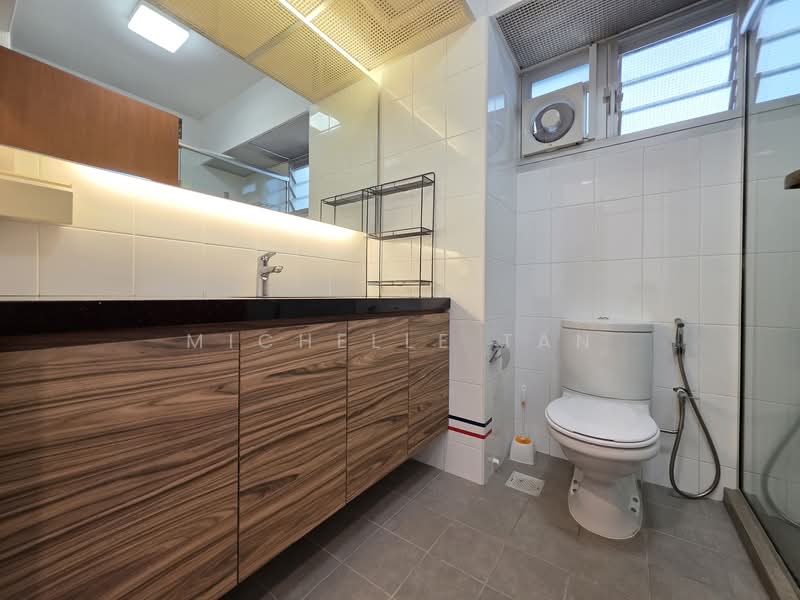 416 Clementi Avenue 1, 416 Clementi Avenue 1, 3 Bedrooms, 1,270 sqft, HDB Flat For Rent, by Michelle Tan, 60217297 - Master Bathroom - PropertyGuru.com.sg