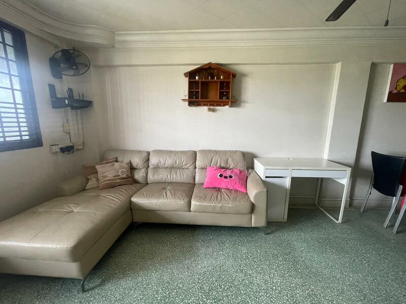 22 Sin Ming Road HDB Flat For Sale at S$ 400,000 | PropertyGuru Singapore - Living Room
