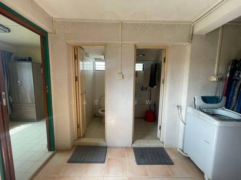 22 Sin Ming Road HDB Flat For Sale at S$ 400,000 | PropertyGuru Singapore - Bathroom