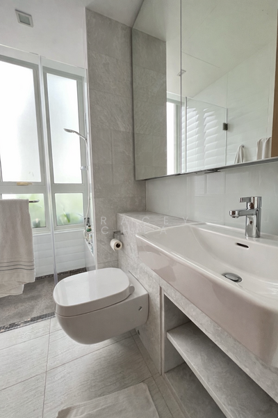 Turquoise Condominium For Sale at S$ 3,500,000 | PropertyGuru Singapore - Bathroom