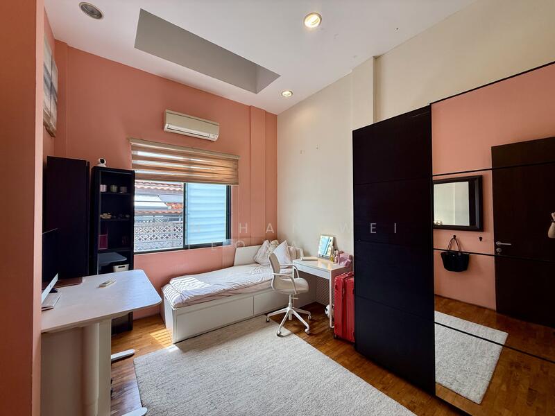 Helper’s / Granny’s Room on Level 1