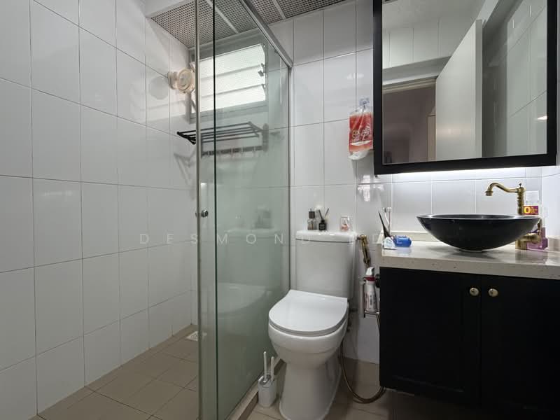 119A Canberra Crescent, 119A Canberra Crescent, 3 Bedrooms, 1,001 sqft, HDB Flat For Sale, by Desmond Lee, 60217503 - Master Bathroom - PropertyGuru.com.sg