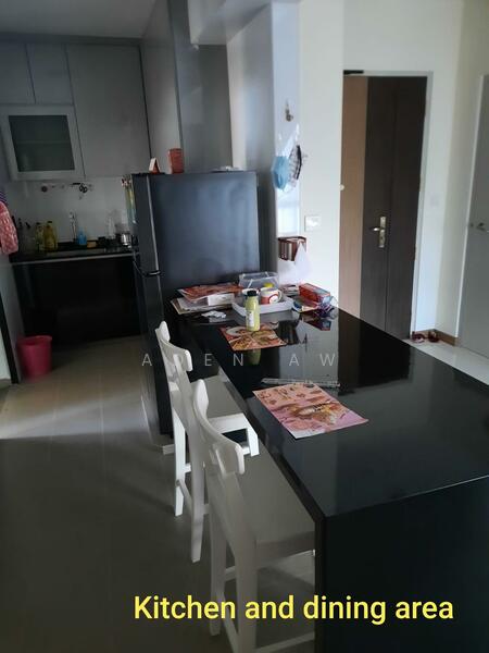 468B Bukit Batok West Avenue 9 HDB Flat For Sale at S$ 540,000 | PropertyGuru Singapore - Kitchen