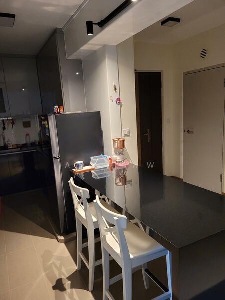 468B Bukit Batok West Avenue 9 HDB Flat For Sale at S$ 540,000 | PropertyGuru Singapore - Kitchen