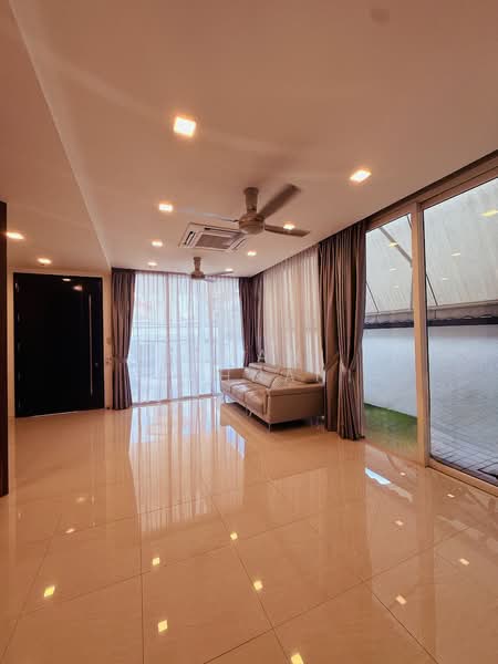 Landed with 6 bedroom 6 attached toilet for rent semi-d with parking, Jalan ismail, 6 Bedrooms, 4,000 sqft, Semi-Detached House For Rent, by Kamani Jethnani, 60217618 - Living Room - PropertyGuru.com.sg