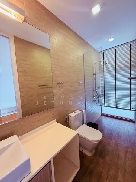 Landed with 6 bedroom 6 attached toilet for rent semi-d with parking, Jalan ismail, 6 Bedrooms, 4,000 sqft, Semi-Detached House For Rent, by Kamani Jethnani, 60217618 - Bathroom - PropertyGuru.com.sg