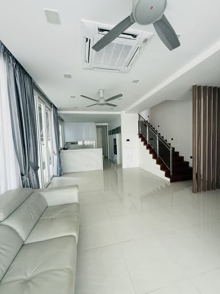 Landed with 6 bedroom 6 attached toilet for rent semi-d with parking, Jalan ismail, 6 Bedrooms, 4,000 sqft, Semi-Detached House For Rent, by Kamani Jethnani, 60217618 - Living Room - PropertyGuru.com.sg