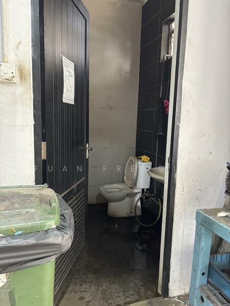 Various B2 Heavy Industrial Units for Sale @ Loyang, , 3,940 sqft, Factory / Workshop (B2) For Sale, by Fuan Freddie, 60217631 - CommercialGuru.com.sg