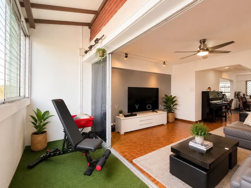 130 Bedok Reservoir Road, 130 Bedok Reservoir Road, 3 Bedrooms, 1,625 sqft, HDB Flat For Sale, by Sandy Yong, 60217648 - Living Room - PropertyGuru.com.sg