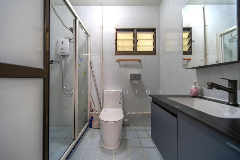 Master Bedroom Toilet