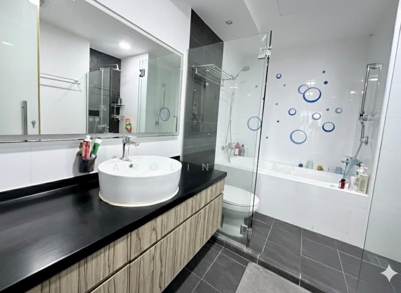 Duchess Crest, 64 Duchess Avenue, Tanglin / Holland / Bukit Timah, 4 Bedrooms, 1,711 sqft, Condominium For Sale, by Caroline Tay, 60217790 - Bathroom - PropertyGuru.com.sg