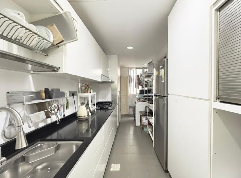 Duchess Crest, 64 Duchess Avenue, Tanglin / Holland / Bukit Timah, 4 Bedrooms, 1,711 sqft, Condominium For Sale, by Caroline Tay, 60217790 - Kitchen - PropertyGuru.com.sg