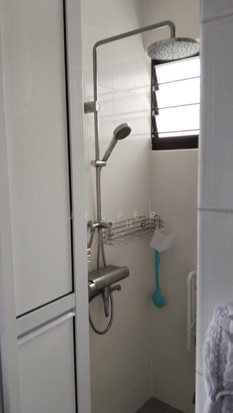 218 Serangoon Avenue 4, 218 Serangoon Avenue 4, Room Rental, 200 sqft, HDB Flat For Rent, by Jesper Loh, 60217810 - Bathroom - PropertyGuru.com.sg