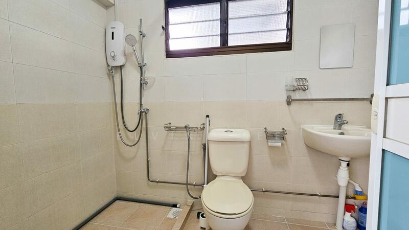 Masterbedroom Bathroom