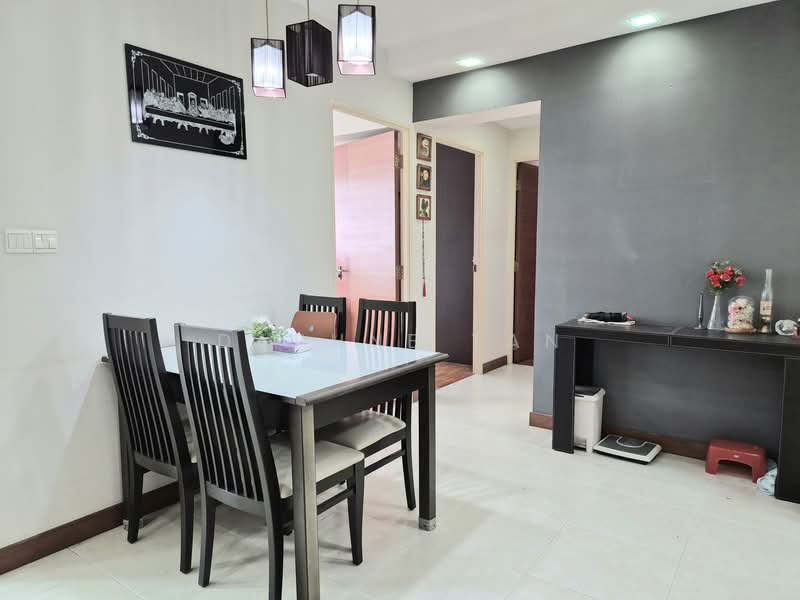 272A Sengkang Central, 272A Sengkang Central, 3 Bedrooms, 968 sqft, HDB Flat For Sale, by Daphne Tan, 60217971 - Dining Room - PropertyGuru.com.sg