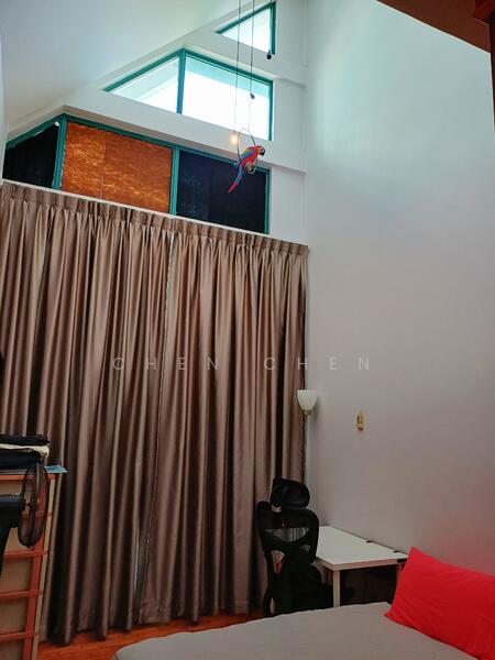 Common roon with high ceiling