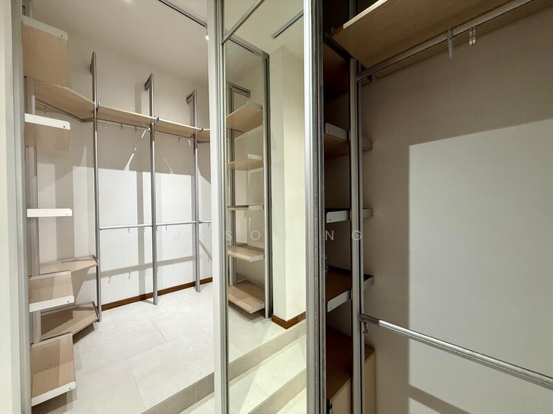 Master walk-in wardrobe