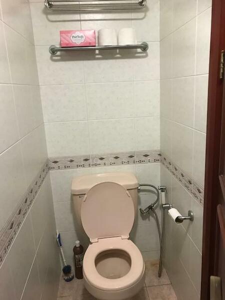 The Hillside, Upper Bukit Timah Road, 3 Bedrooms, 1,313 sqft, Condominium For Rent, by Flossie Chang, 60218393 - Bathroom - PropertyGuru.com.sg