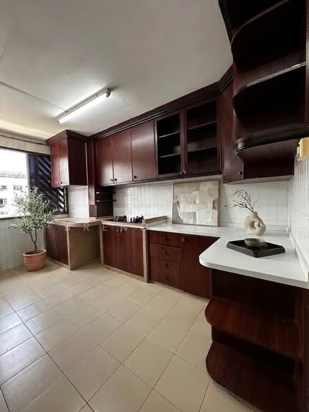 155 Simei Road, 155 Simei Road, 3 Bedrooms, 1,119 sqft, HDB Flat For Sale, by Brenda Lim, 60218406 - Kitchen - PropertyGuru.com.sg