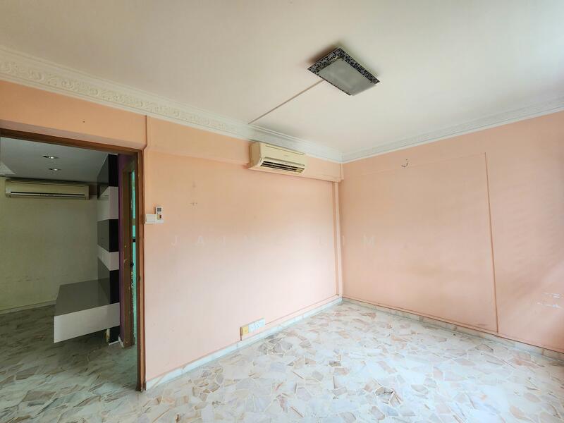 10 Pine Close HDB Flat For Sale at S$ 640,000 | PropertyGuru Singapore