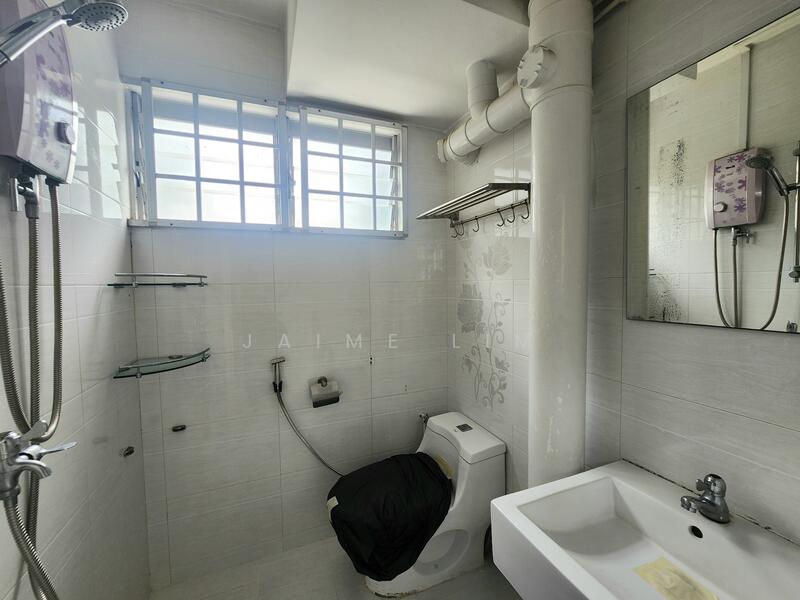 10 Pine Close HDB Flat For Sale at S$ 640,000 | PropertyGuru Singapore