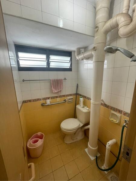 208 Ang Mo Kio Avenue 1 HDB Flat For Sale at S$ 430,888 | PropertyGuru Singapore
