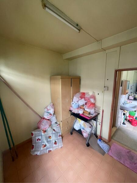 208 Ang Mo Kio Avenue 1 HDB Flat For Sale at S$ 430,888 | PropertyGuru Singapore