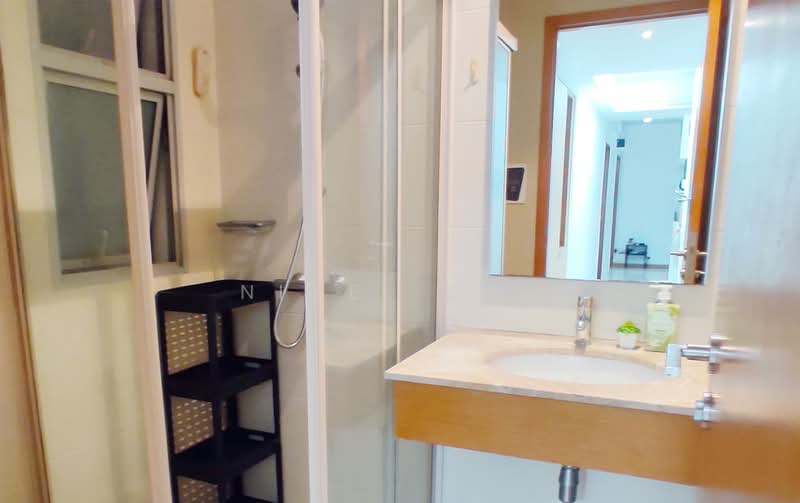 The Lakeshore, 31 Jurong West Street 41, Room Rental, 160 sqft, Condominium For Rent, by Nigel Eng, 60218461 - Bathroom - PropertyGuru.com.sg