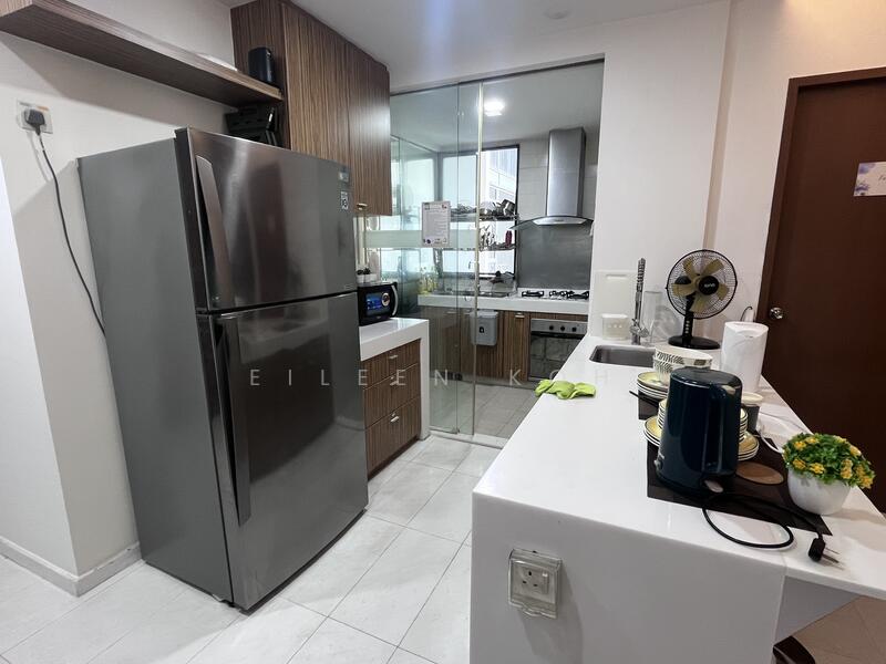 The Lakeshore, 29 Jurong West Street 41, Room Rental, 110 sqft, Condominium For Rent, by Eileen Koh, 60218523 - Kitchen - PropertyGuru.com.sg