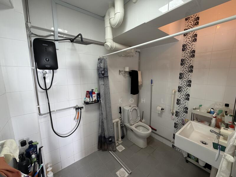 For Sale - 401 Pandan Gardens