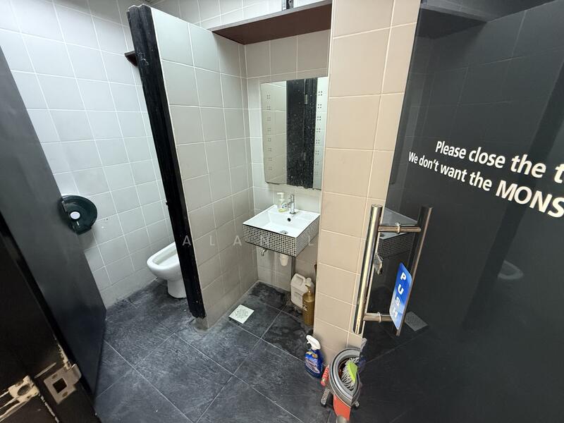 Eunos Technolink, 7 Kaki Bukit Road 1, 2,756 sqft, Light Industrial (B1) For Sale, by Alan Leu, 60218906 - Attached toilet - CommercialGuru.com.sg