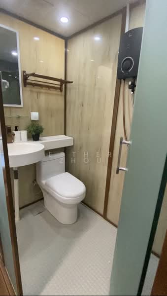 Green Court, 498-498B Geylang Road, 1 Bedroom, 250 sqft, Apartment For Rent, by Esther Zhou, 60219118 - Bathroom - PropertyGuru.com.sg