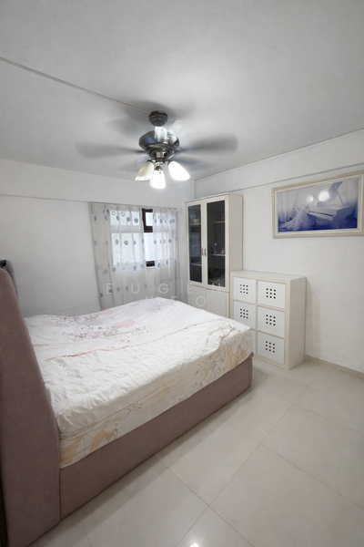 Master Rm (Decluttered)