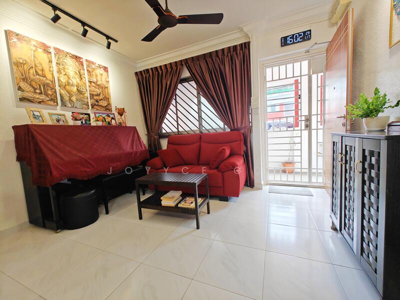 For Sale - 221 Hougang Street 21