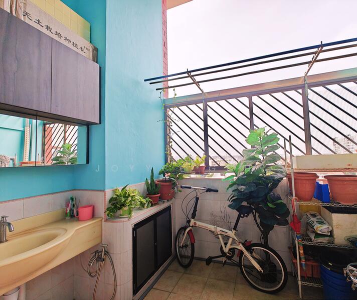 For Sale - 221 Hougang Street 21