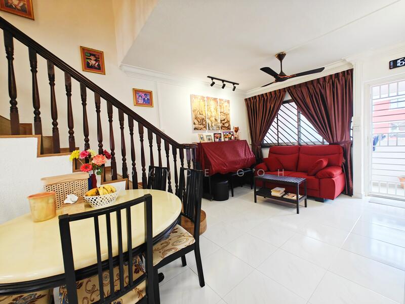 For Sale - 221 Hougang Street 21