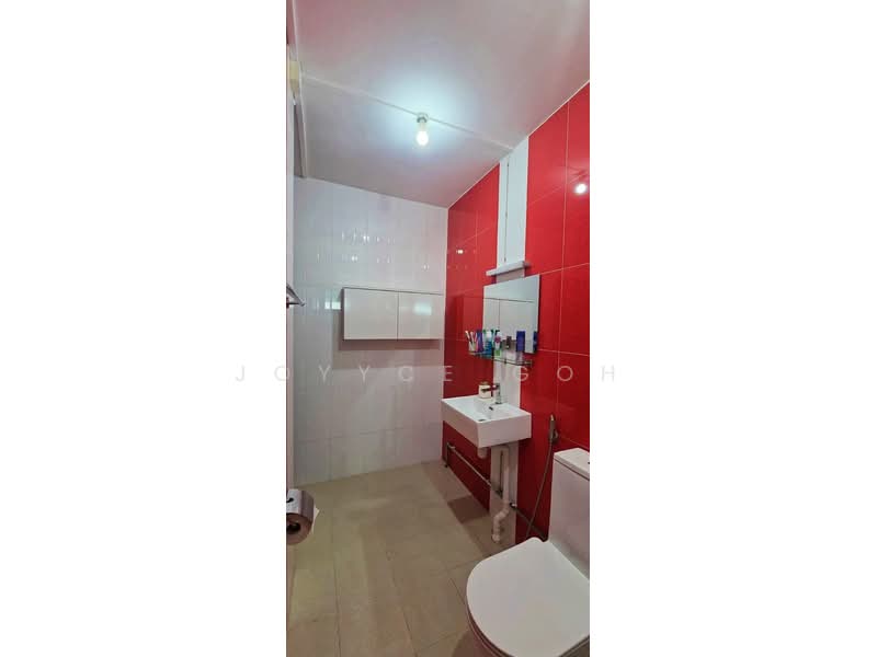 For Sale - 221 Hougang Street 21