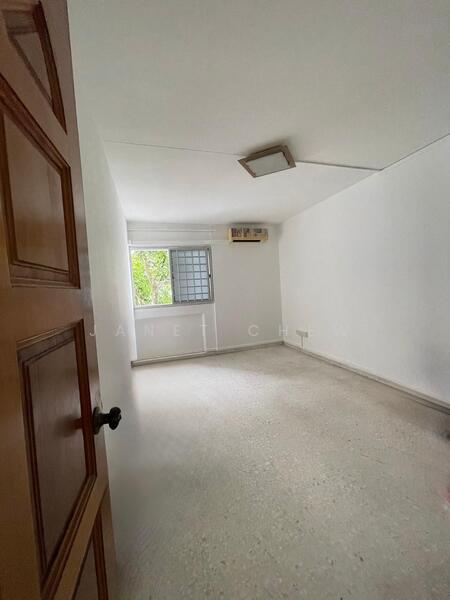 For Sale - 293 Tampines Street 22