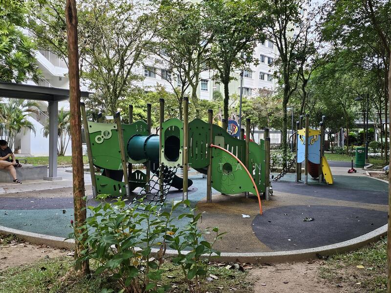 585 Ang Mo Kio Avenue 3 HDB Flat For Sale at S$ 438,000 | PropertyGuru Singapore